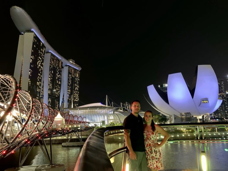Mandy & Flo - Skyline Singapur bei Nacht